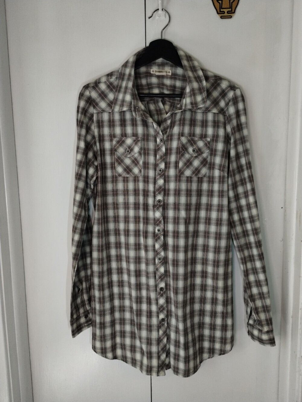 Women's Brown Plaid Long-Sleeve Button-Up Shirt